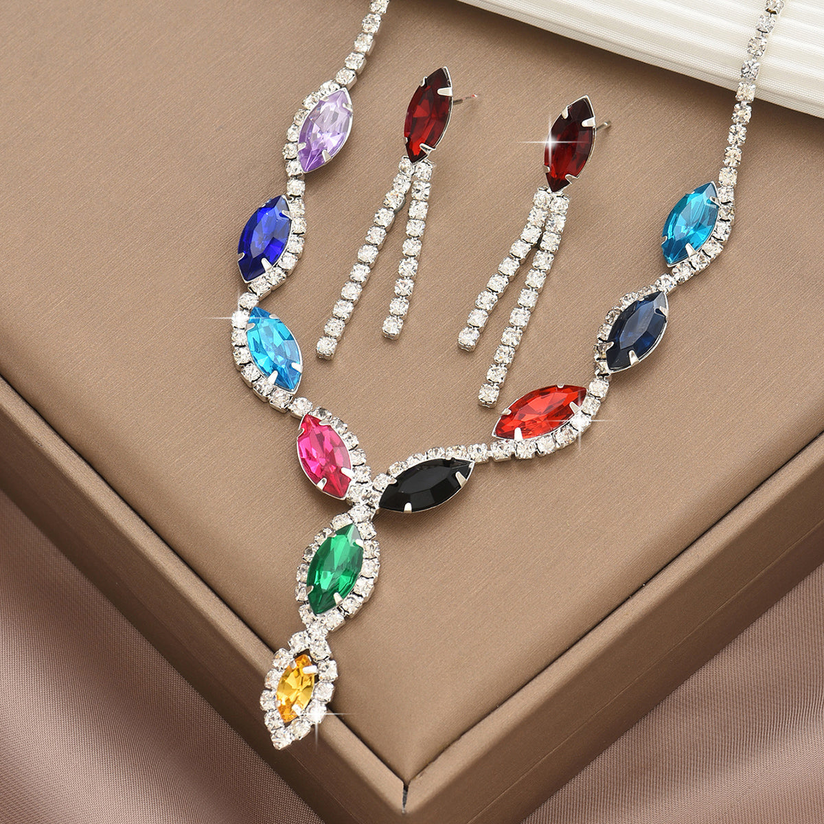 Hot Selling Bride Necklace Set, Simple and Fashionable Colorful Sun Claw 80817710