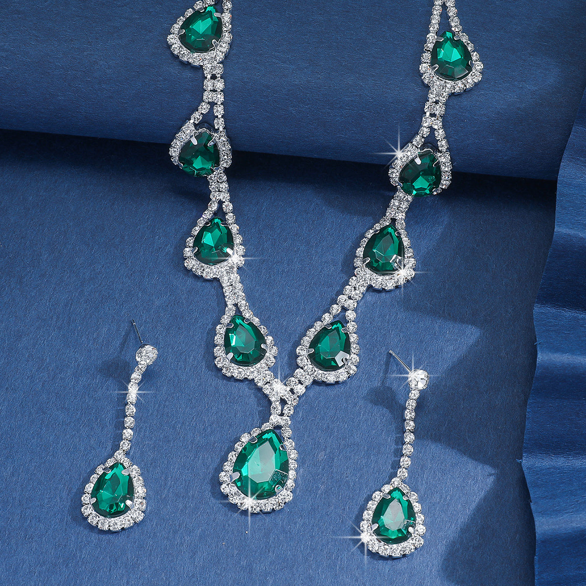 Fashionable Green Crystal Necklace And Earrings Set 80832306